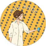 Badge - Mlle Selfie -Pop Art - Badge rond de 45 mm - illustration d'une femme style rétro, prenant un selfie avec son téléphone portable.